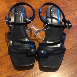 Simple black heeled Sandals